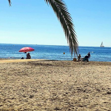 2 Bedroom'S Flat On The Beach, City Center, 1 Line ซานตาโปลา ภายนอก รูปภาพ