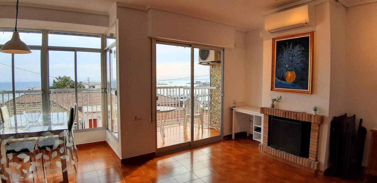 2 Bedroom'S Flat On The Beach, City Center, 1 Line ซานตาโปลา ภายนอก รูปภาพ