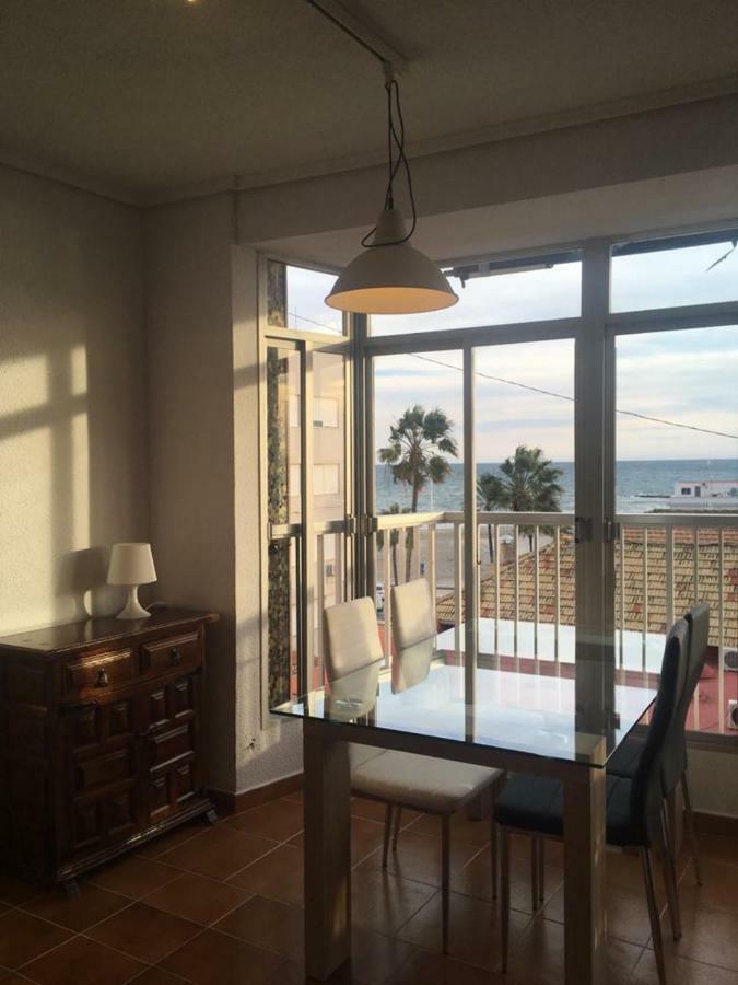 2 Bedroom'S Flat On The Beach, City Center, 1 Line ซานตาโปลา ภายนอก รูปภาพ