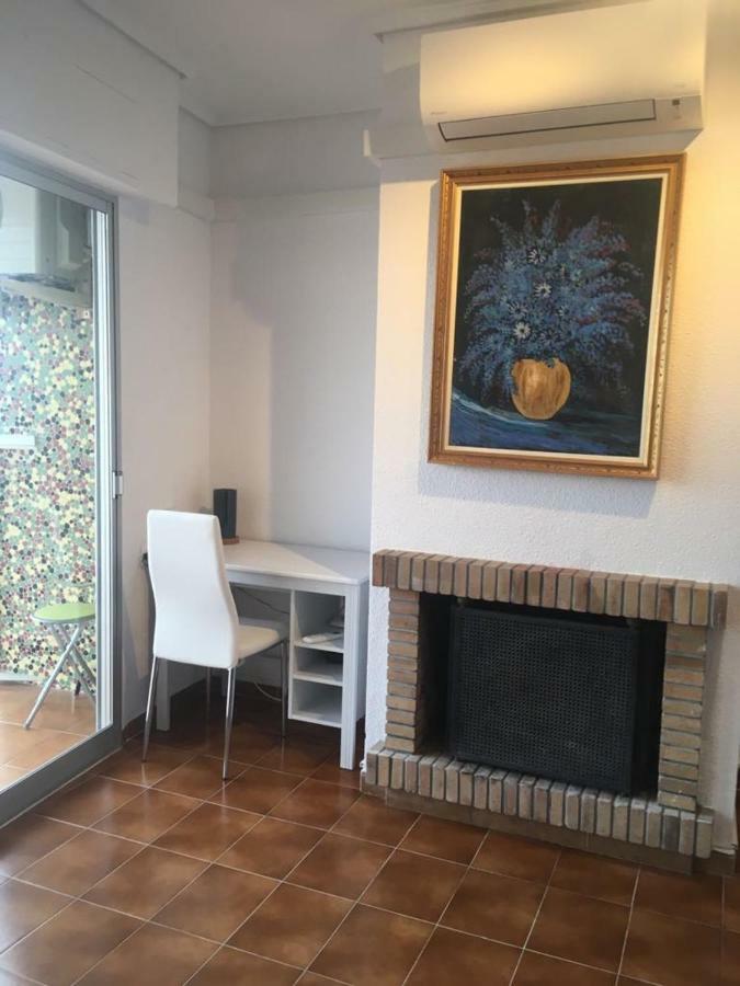 2 Bedroom'S Flat On The Beach, City Center, 1 Line ซานตาโปลา ภายนอก รูปภาพ