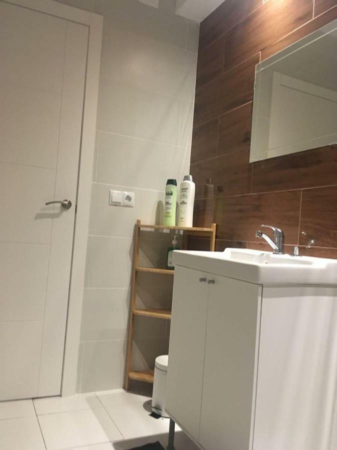 2 Bedroom'S Flat On The Beach, City Center, 1 Line ซานตาโปลา ภายนอก รูปภาพ