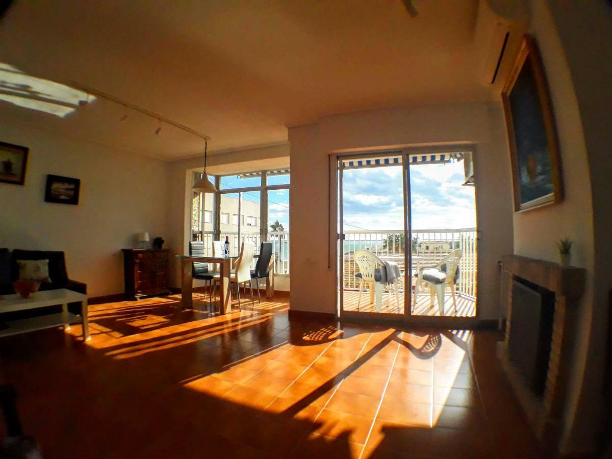 2 Bedroom'S Flat On The Beach, City Center, 1 Line ซานตาโปลา ภายนอก รูปภาพ