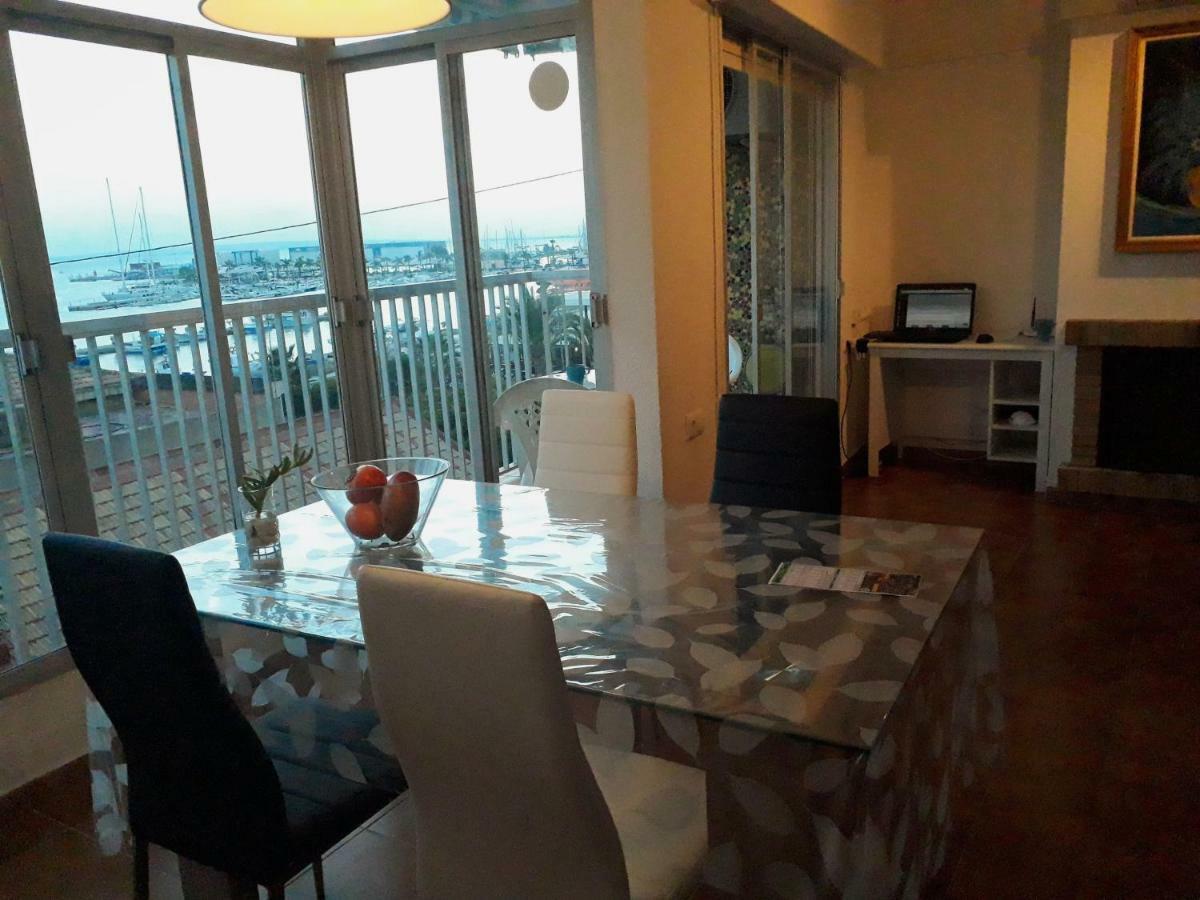 2 Bedroom'S Flat On The Beach, City Center, 1 Line ซานตาโปลา ภายนอก รูปภาพ