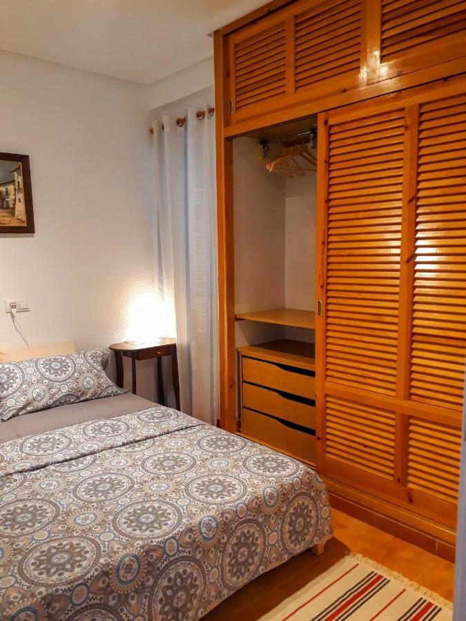 2 Bedroom'S Flat On The Beach, City Center, 1 Line ซานตาโปลา ภายนอก รูปภาพ